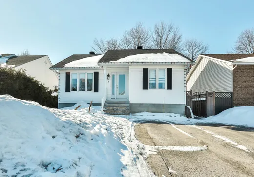 Two or more stories for sale - 6 Rue Walker, Buckingham, J8L3Y4