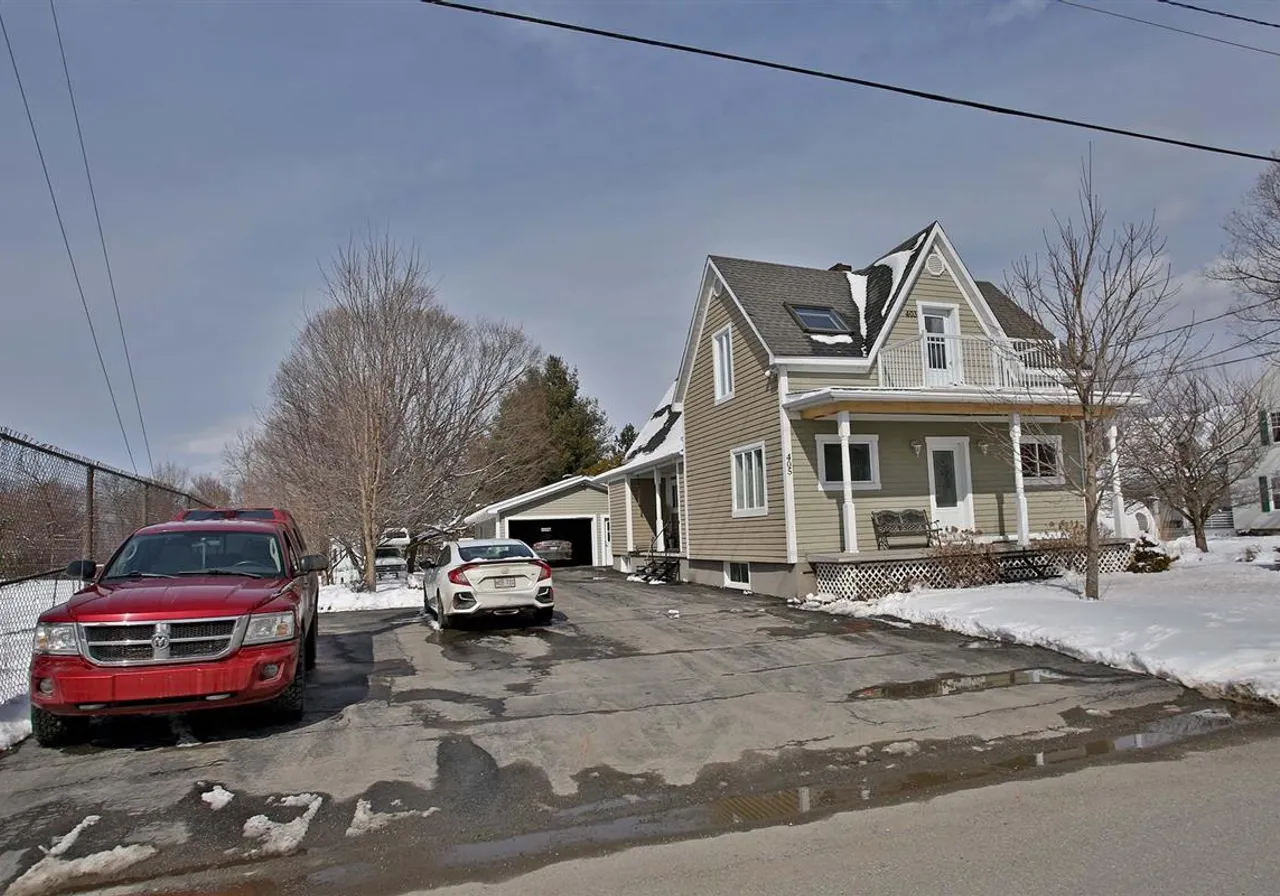 405 Rue St-Paul E. — photo 2