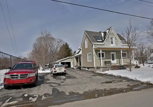 Maison à vendre - 405 Rue St-Paul E., Coaticook, J1A 1G1