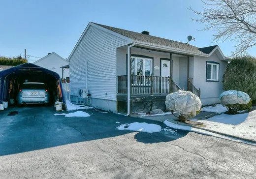 Two or more stories for sale - 241 Rue de la Tournée, Sainte-Marthe-sur-le-Lac, J0N1P0