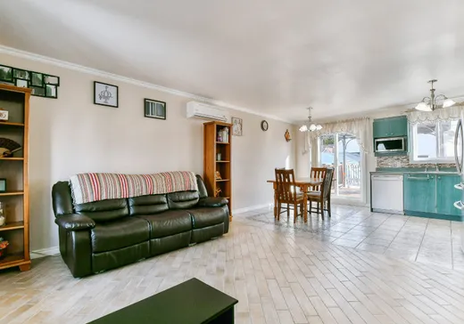 House for sale - 241 Rue de la Tournée, Sainte-Marthe-sur-le-Lac, J0N 1P0