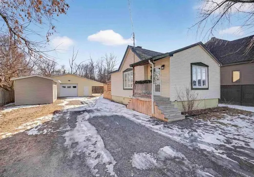 Maison à vendre - 916 Rue Fluet, Salaberry-de-Valleyfield, J6S 0E1
