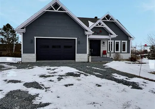 Bungalow à vendre - 36 Rue Perron, Matapedia, G5J2N1