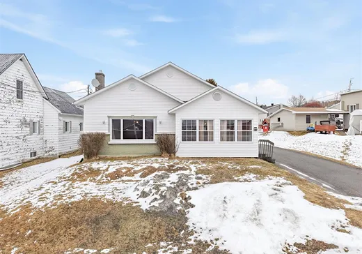 Bungalow à vendre - 35 2e Avenue E., Saint-Martin, G0M1B0