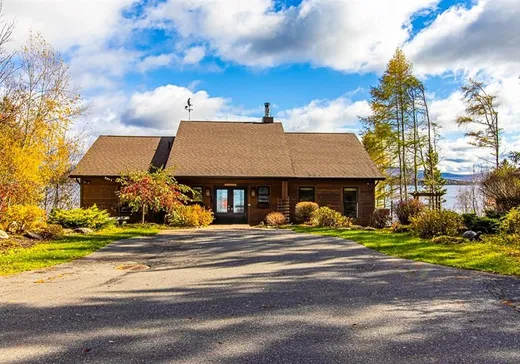 Maison à vendre - 636 Ch. de la Rivière-Bergeron, Lac-Mégantic, G0Y 1H0