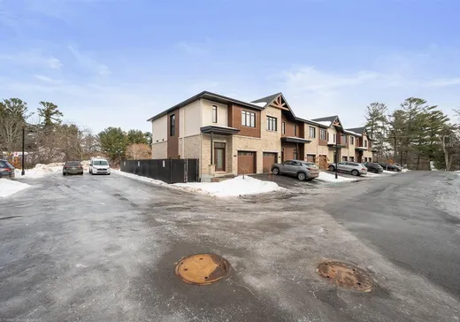 Two or more stories for sale - 9050Z Mtée Dobie, App. 208, St-Canut, J7N3K9