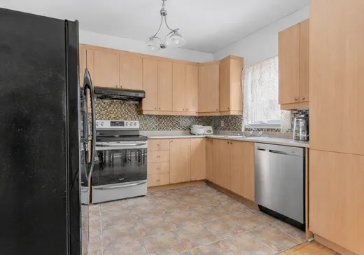 Maison à vendre - 11133 Av. Armand-Lavergne, Montréal (Nord), H1H 5W3