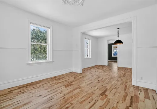 Maison à vendre - 670 Rue Principale, Lachute, J8H 1Z1