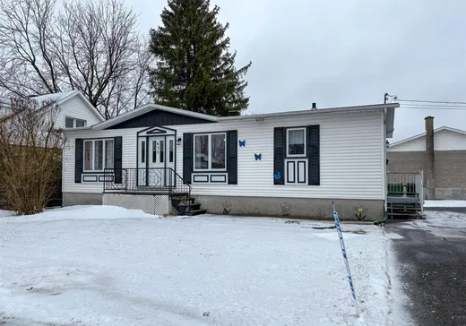 Bungalow for sale - 635 Rue Lupien, Drummondville, J2C1C9