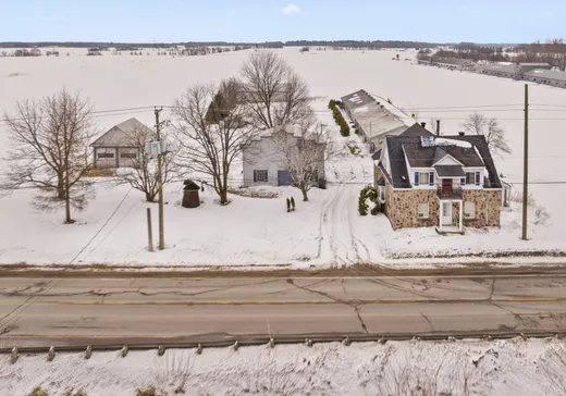 Two or more stories for sale - 470Z Route Principale, Ste-Mélanie, J0K3A0