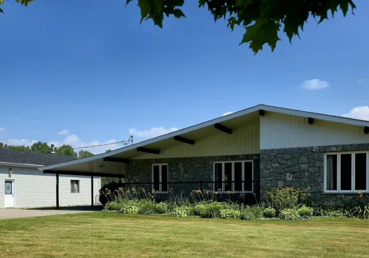 Maison à vendre - 304 Route 105, Gatineau, J9A 3A9