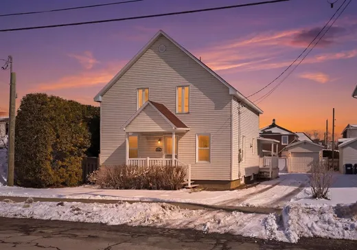 Maison à étages à vendre - 1315 Rue St-Aimé, Drummondville, J2B2S9