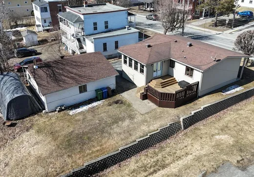 Maison à vendre - 152 Rue du Moulin, Windsor, J1S 1M8