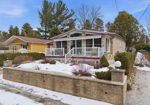 House for sale - 201 Av. du Parc, Magog, J1X 5V5