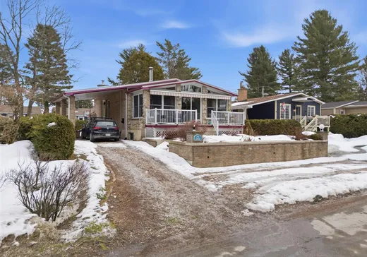 House for sale - 201 Av. du Parc, Magog, J1X 5V5