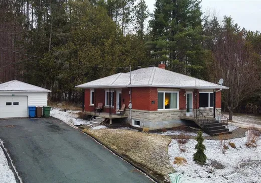 House for sale - 123 Rue Principale, St-Francois-Xavier-de-Brompton, J0B 2V0
