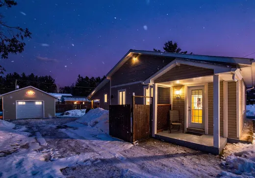 Bungalow for sale - 1696 Ch. du Rapide, Rivière-Rouge, J0T1T0