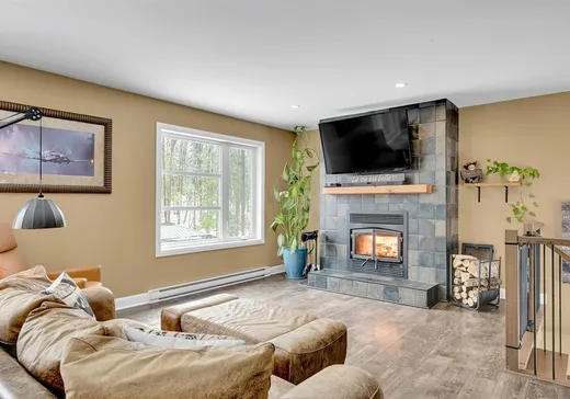 House for sale - 154 Ch. du Roi, St-Hippolyte, J8A 0B7