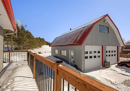 Maison à vendre - 5300 Av. Royale, St-Ferreol-les-Neiges, G0A 3R0