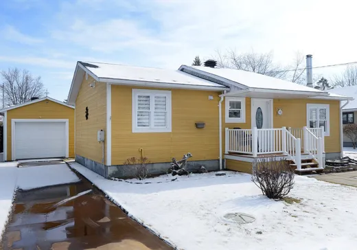 House for sale - 17 Av. René, Rivière-Beaudette, J0P 1R0