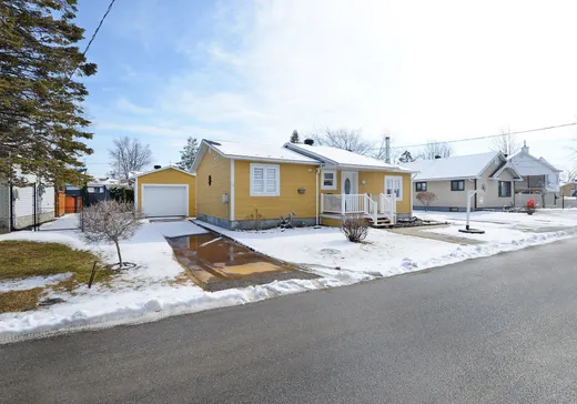House for sale - 17 Av. René, Rivière-Beaudette, J0P 1R0