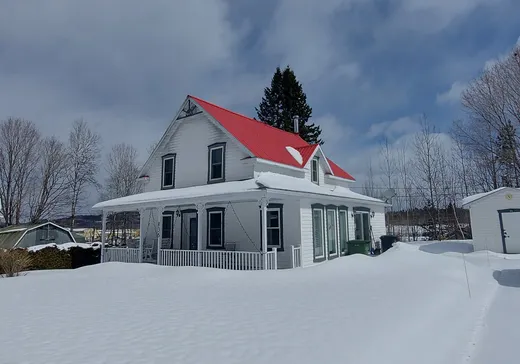 Two or more stories for sale - 836 Ch. Poulin, Mont-Laurier, J0W1J0