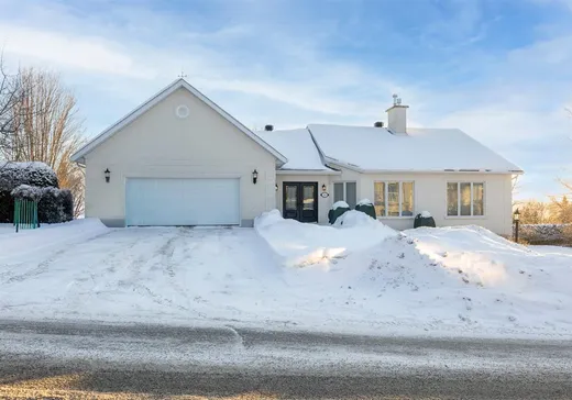 Bungalow for sale - 768 Rue du Cardinal-Léger, Magog, J1X3X8