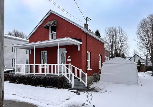 Un étage et demi à vendre - 13 Rue Arthur, Victoriaville, G6P3J6