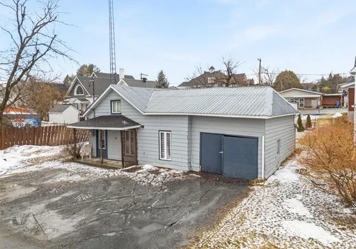 House for sale - 299 8e Avenue, Weedon, J0B 3J0