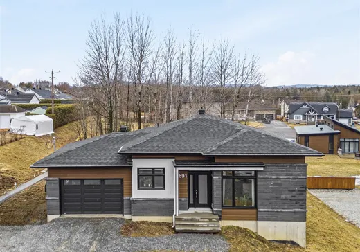 Bungalow à vendre - 891 Rue Dépôt, Valcourt, J0E2L0