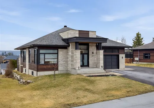 Maison à vendre - 225 36e Rue, Notre-Dame-des-Pins, G0M 1K0