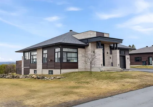 Maison à vendre - 225 36e Rue, Notre-Dame-des-Pins, G0M 1K0