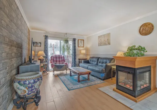 Maison à vendre - 1097 Rue des Pins, Blainville, J7C 1V3