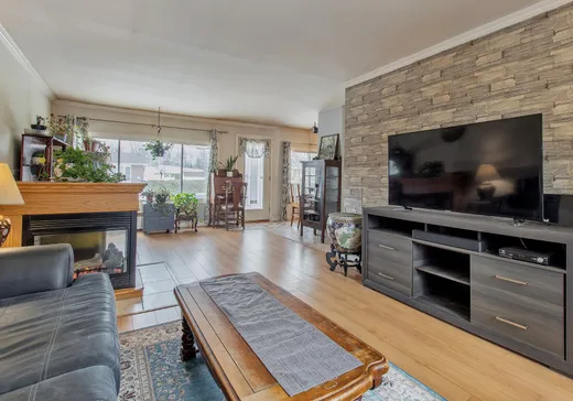 Maison à vendre - 1097 Rue des Pins, Blainville, J7C 1V3