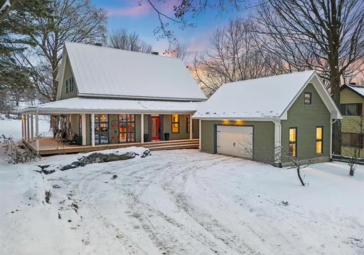 Maison à étages à vendre - 2240 Route 143, Hatley, J0B4B0