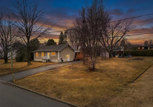 Maison à vendre - 900 Rue Cartier, Valcourt, J0E 2L0