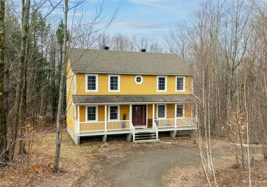 Two or more stories for sale - 17 Ch. des Montagnais, Sutton, J0E2K0