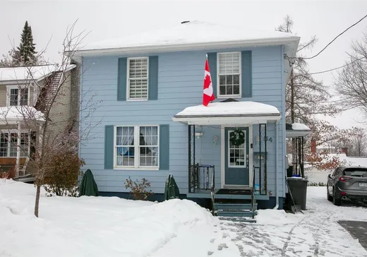 Maison à étages à vendre - 54 Rue Academy, Lennoxville, J1M1R2