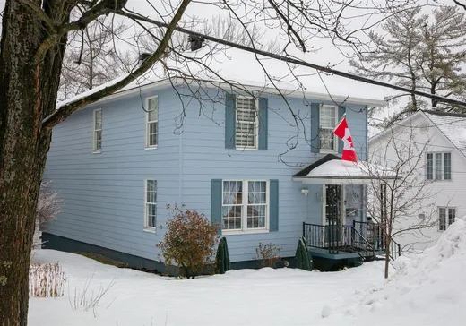 Maison à vendre - 54 Rue Academy, Lennoxville, J1M 1R2