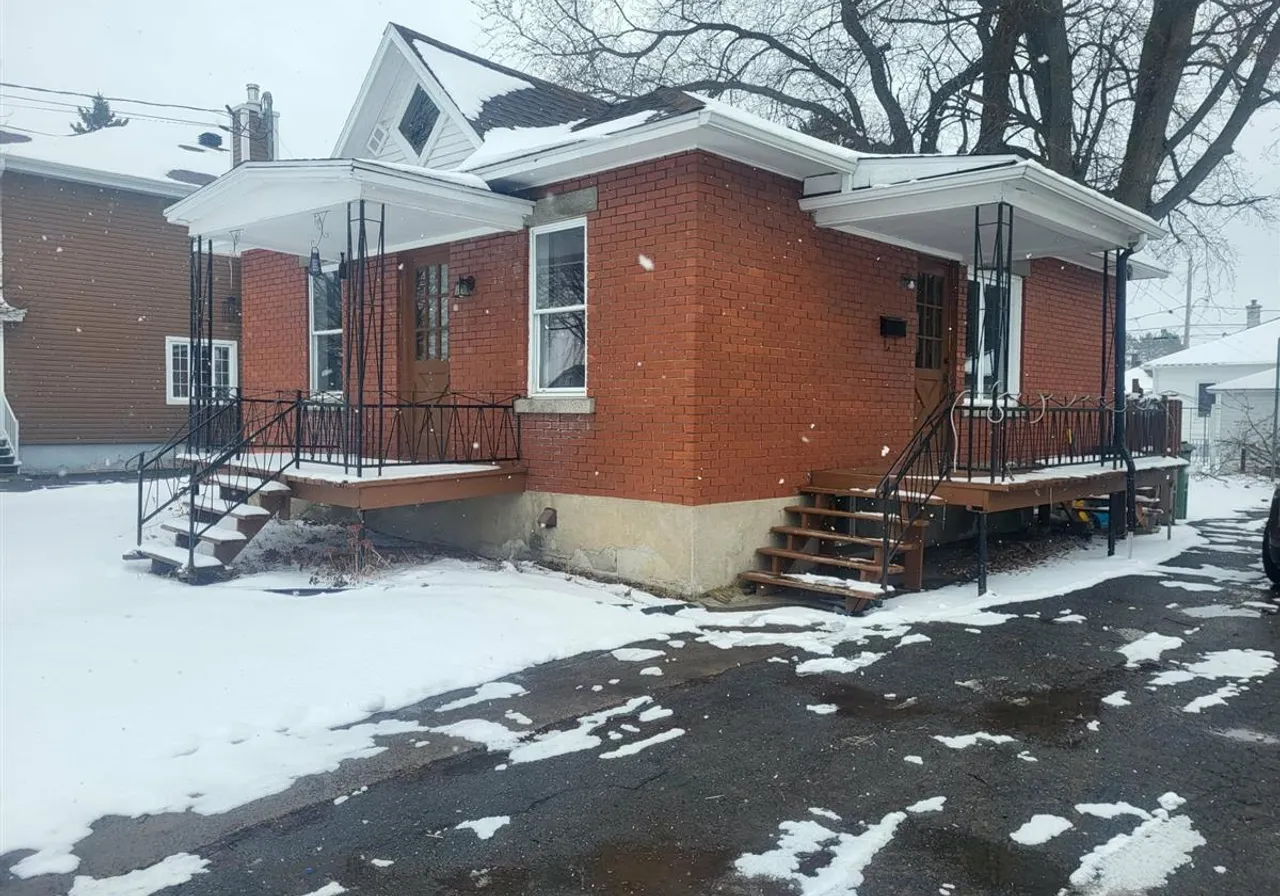 11 Rue Desjardins — photo 1
