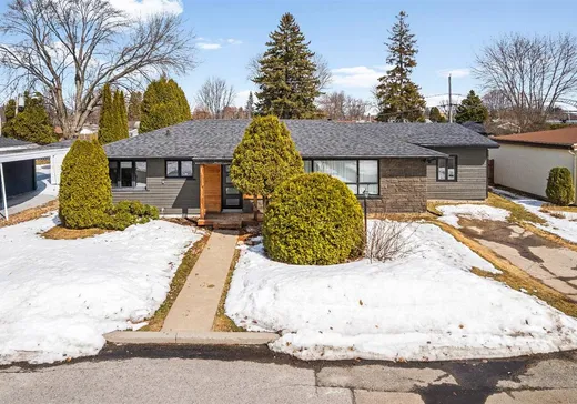 Bungalow for sale - 142 Rue Mauriac, Pointe-Du-Lac, G9B1J5