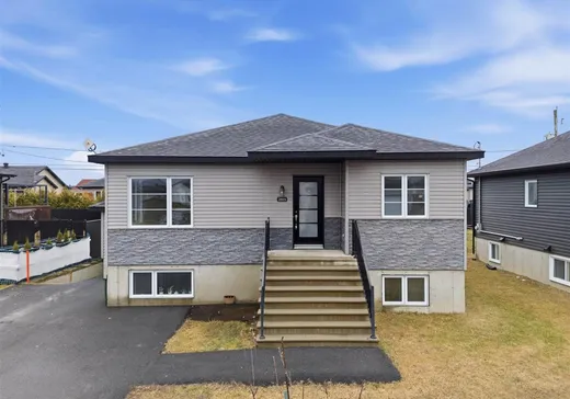 Bungalow à vendre - 2285-2287 Rue St-Damase, Drummondville, J2B0Z8
