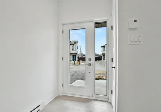 Maison à vendre - 380 Rue du Merlot, Sainte-Marthe-sur-le-Lac, J0N 1P0