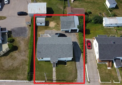 Maison à vendre - 181 Rue des Commissaires, St-Simeon, G0T 1X0