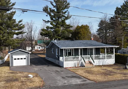Maison à vendre - 115 Rue Thibodeau, Saint-Félix-de-Kingsey, J0B 2T0