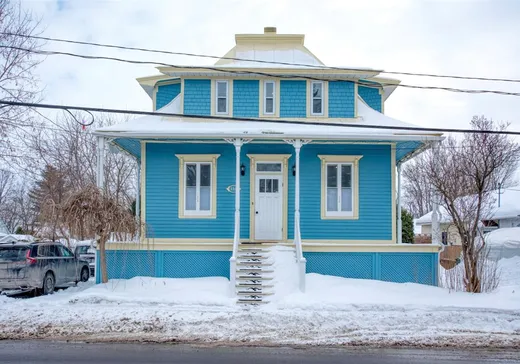 Maison à vendre - 110 Rue Notre-Dame, Oka, J0N 1E0