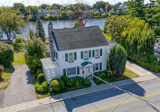 Maison à vendre - 2805 Rue Girouard O., Quartier Notre Dame, J2S 3B7