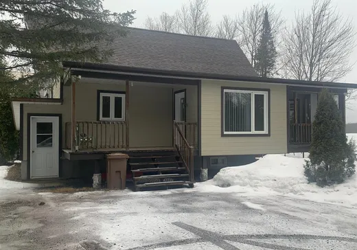 Two or more stories for sale - 3935 Rue Principale, Ste-Cecile-De-Whitton, G0Y1J0