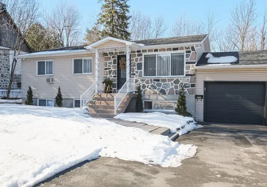 House for sale - 382 Rue Fortier, Mont-Saint-Hilaire, J3H 2X4