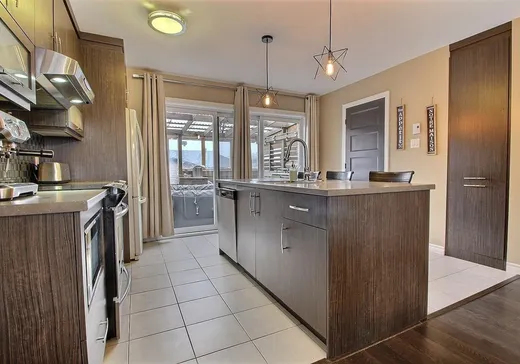 Maison à vendre - 393 Rue du Vaisseau-d'Or, Fleurimont, J1H 0K3